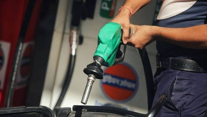 Petrol-Diesel Price, 12 Nov 2021, कच्चा तेल हुआ सस्ता, पेट्रोल और डीजल की कीमत में कोई बदलाव नहीं