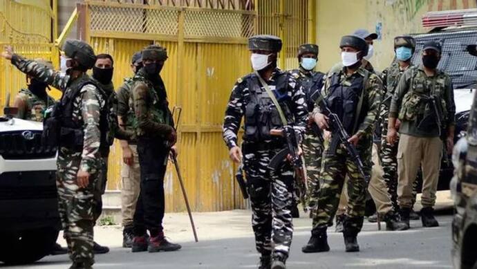 Jammu-Kashmir : आतंकियों ने CRPF पार्टी पर हमला किया, 1 जवान शहीद; 3 जख्मी