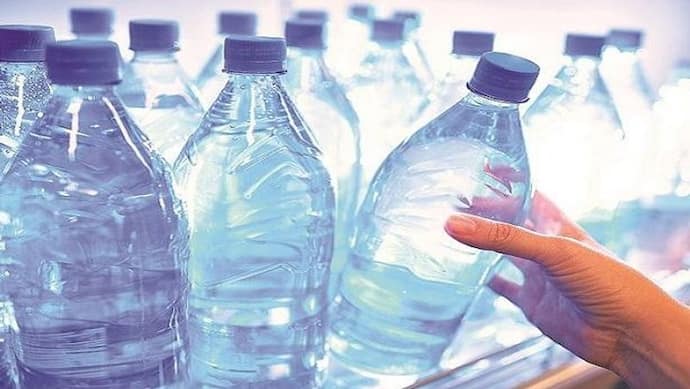 1 अप्रैल से बोतलबंद मिनरल वॉटर बेचना आसान नहीं होगा, नकली प्रोडक्ट्स से बचाव के लिए सरकार उठा रही ये कदम