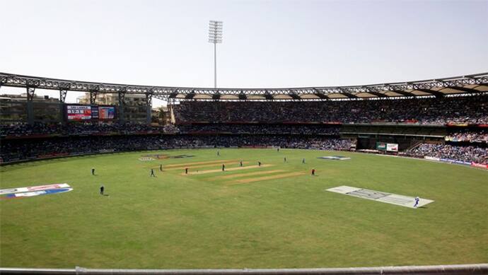IPL2021: मैच से 3 दिन पहले वनाखेड़े स्टेडियम के 2 गार्ड और 1 प्लंबर भी कोरोना पॉजिटिव