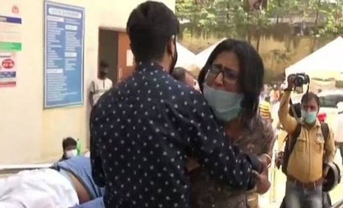 इलाज के लिए चीखती रह गई बेटी और पिता की थम गईं सांसे, लेकिन डॉक्टर नहीं आए..देखते रहे स्वास्थ्य मंत्री