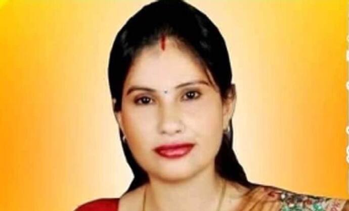 UP जिला पंचायत प्रत्याशी महिला की नामांकन वाले दिन कोरोना से मौत, इन नेताओं का भी निधन..ये भी चल रहे मीमार