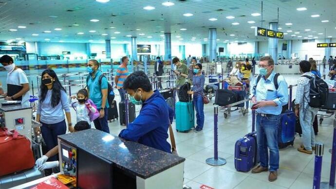 दिल्ली: महाराष्ट्र से आने वाले यात्रियों की कोरोना रिपोर्ट जांच ना करने पर 4 एयरलाइन्स के खिलाफ FIR दर्ज