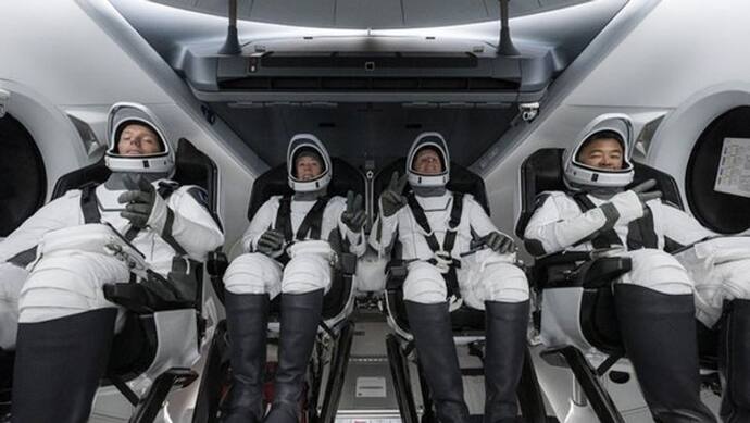 इंटरनेशनल स्पेस स्टेशन पर भेजे गए चार एस्ट्रोनॉट, स्पेसएक्स ने तीसरी बार भेजा मानवयुक्त अंतरिक्ष यान