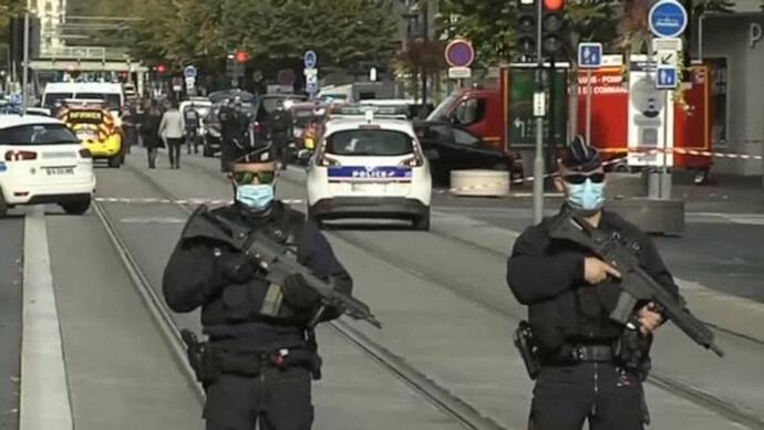 फ्रांस में हमला: आतंकी ने पुलिस स्टेशन में घुसकर महिला अफसर की गला काटकर हत्या की, फायरिंग में ढेर