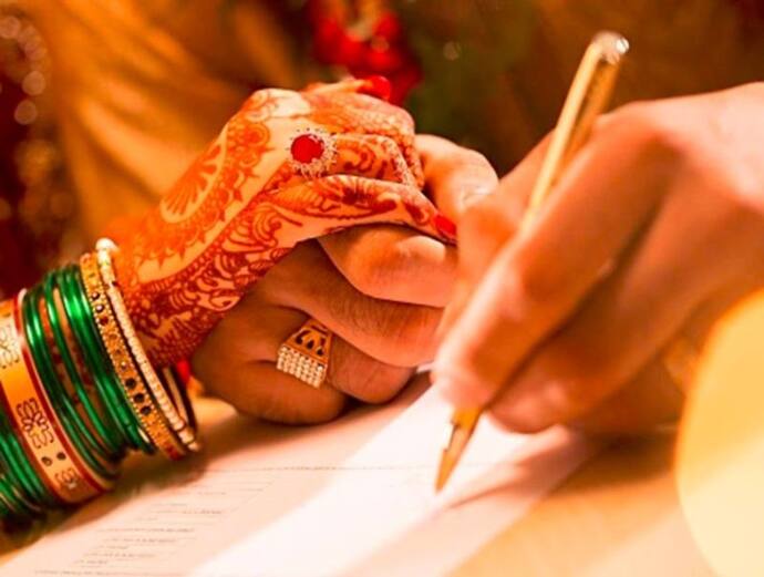 मुख्यमंत्री सामूहिक विवाह समारोह में हुआ फर्जीवाड़ा, रुपयों के लालच में भाई-बहन ने आपस में की शादी, FIR दर्ज