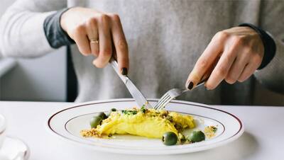 कोरोना से बचने रोज अंडे खाना सही या गलत ? भूलकर भी इन तरीकों से ना खाएं, नहीं तो तुरंत होने लगेगा नुकसान