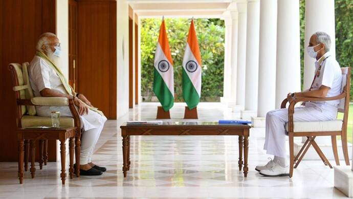 PM मोदी की Navy चीफ संग मीटिंग, एडमिरल करमबीर ने बताया-कोविड महामारी में नेवी ने अस्पताल सबके लिए खोला