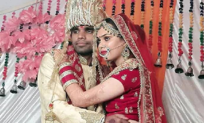 कोरोनाकाल की सबसे अनोखी शादी: दूल्हा-दूल्हन और पंडित के अलावा मंडप में कोई नहीं, लोग बोले-गजब कर दिया