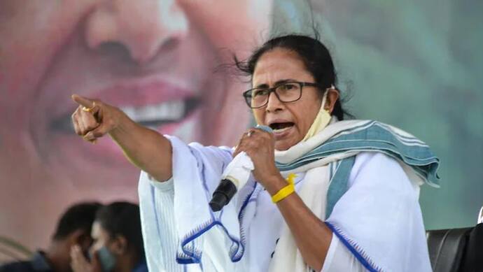 Bengal: टीएमसी के 43 मंत्री ले सकते हैं शपथ, ममता बनर्जी अपने पास रख सकती हैं गृह मंत्रालय