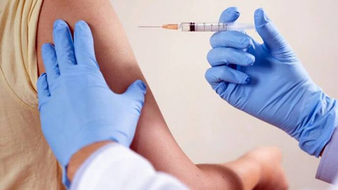 ICMR की स्टडी: फ्रंटलाइन वर्कर्स को मौत को रोकने में 95 फीसदी प्रभावी है वैक्सीन की दोनों डोज