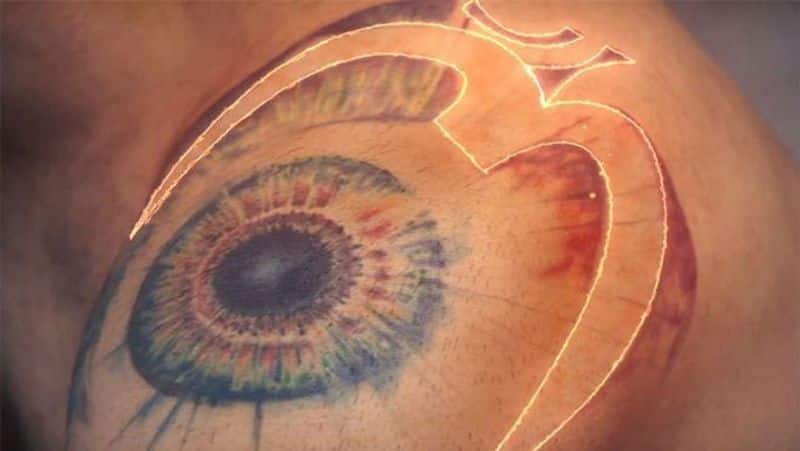 Pakistani Couple Video Pakistani Couple inked tattoo on their hand of  their whatsapp messages  India TV Hindi