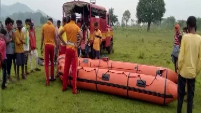 कोरोन टेस्ट से बचने देर शाम घर लौट रहे थे मजदूर, नदी में पलट गईं 2 नावें, 1 बच्चे की मौत, 7 लापता