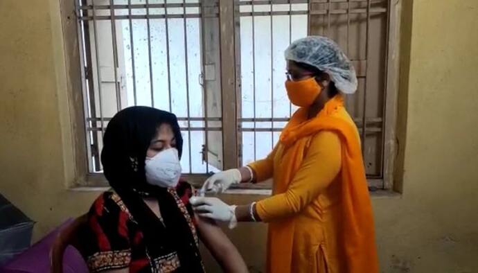 मुंबई में गर्भवती महिलाओं को कोविड-19 वैक्सीन कल से, बीएमसी ने बनाए 35 वैक्सीनेशन सेंटर