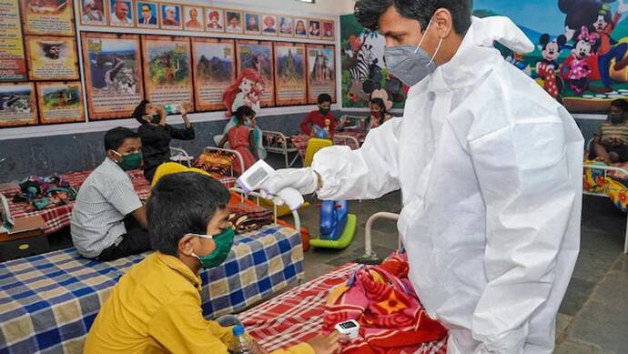 महाराष्ट्र के इस जिले में 9900 बच्चे पाए गए कोरोना संक्रमित; अफसरों ने कहा- स्थिति चिंताजनक नहीं