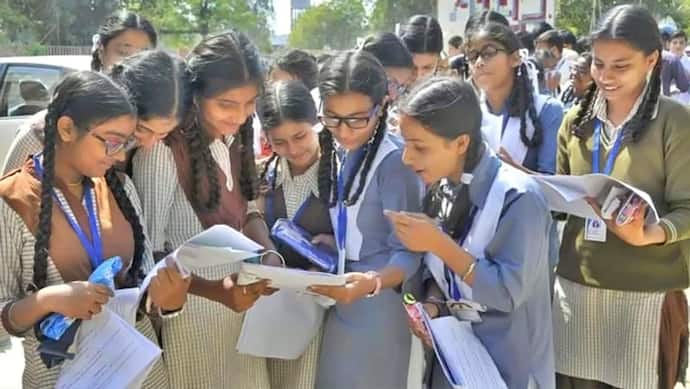 WB Madhyamik Result 2022: 10वीं क्लास का रिजल्ट घोषित, टॉपर्स को मिले 99 फीसदी मार्क्स