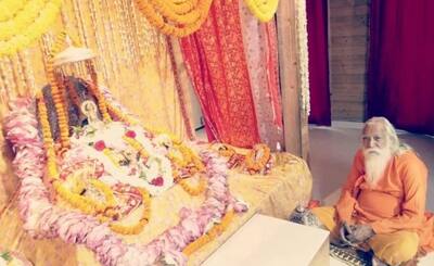 अयोध्या में भगवान राम को गर्मी से राहत दिलाने के लिए सजी फूलों की झांकी, जानिए क्या है मान्यता