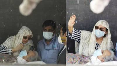 अस्पताल के बाहर स्ट्रेचर पर दिखे दिलीप कुमार, पत्नी सायरा बानो ने पलभर के लिए भी नहीं छोड़ा साथ