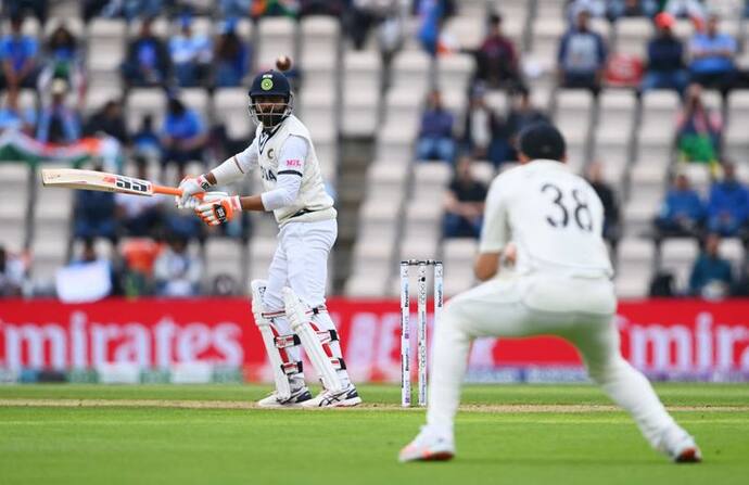 IND vs SL 1st Test: भारत के नाम रहा दिन का पहला सत्र, जडेजा-अश्विन ने की श्रीलंकाई गेंदबाजों की जोरदार पिटाई