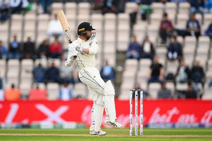 New Year 2022: इस बल्लेबाज ने जमाया साल का पहला शतक और इस गेंदबाज के खाते में दर्ज हुआ पहला विकेट