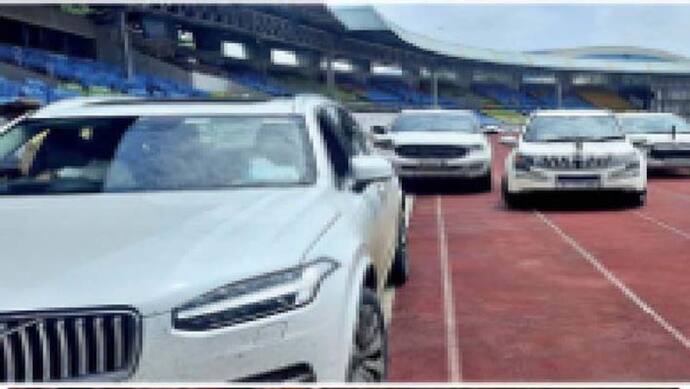 जी हुजूरी में बर्बाद हो गया 5 करोड़ का एथलेटिक्स ट्रैकः महाराष्ट्र के बड़े नेताओं के लिए बना दिया पार्किंग