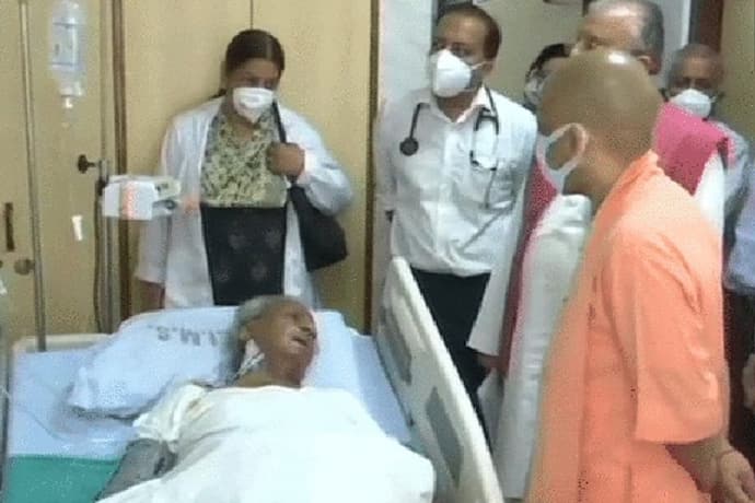 पूर्व सीएम कल्याण सिंह की हालात गंभीर, हॉस्पिटल पहुंचे सीएम योगी आदित्यनाथ