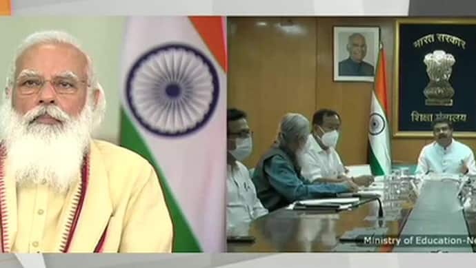 प्रधानमंत्री मोदी ने IIT के डायरेक्टर्स को संबोधित किया