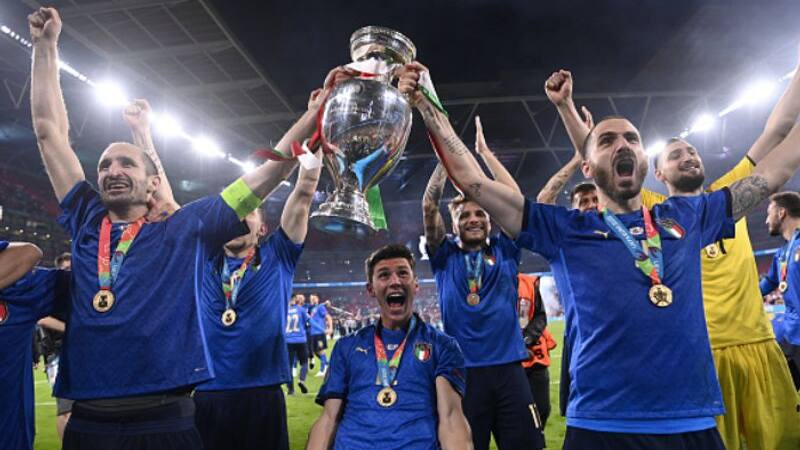 Leonardo Bonucci and Giorgio Chiellini celebrate Italy-s Euro 2020 win in different way spb