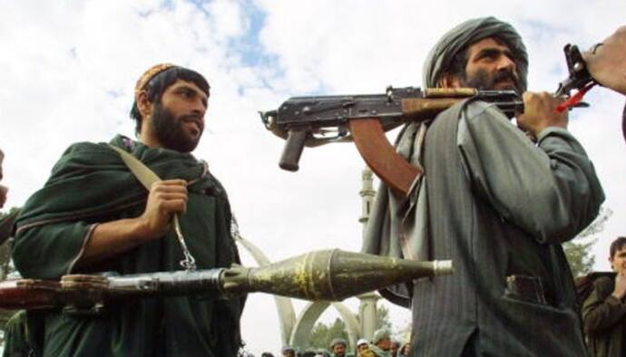 তালিবানদের মদত দিচ্ছে পাকিস্তান, আফগানিস্তানের অগ্নিগর্ভ পরিস্থিতি নিয়ে হুশিয়ারি উপরাষ্ট্রপতির