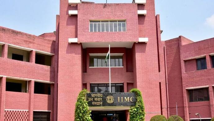 IIMC में हिंदी पखवाड़े का शुभारंभ, प्रो संजय द्विवेदी ने कहा- भाषाई पत्रकारिता भारत की आत्मा