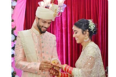 इस क्रिकेटर ने गुपचुप अपनी मुस्लिम गर्लफ्रेंड से की शादी, वायरल हो रहीं फोटोज..जानिए कौन है उनकी दुल्हन