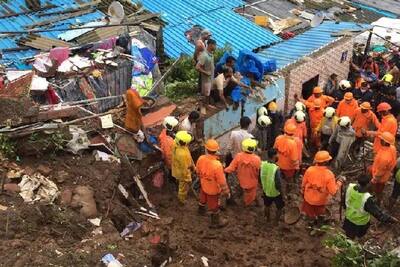 मुंबई में बारिश का कहर: कंकड़-पत्थर की तरह ढह गए मकान, 22 लोगों की नींद में मौत..तस्वीरों में देखिए तबाही