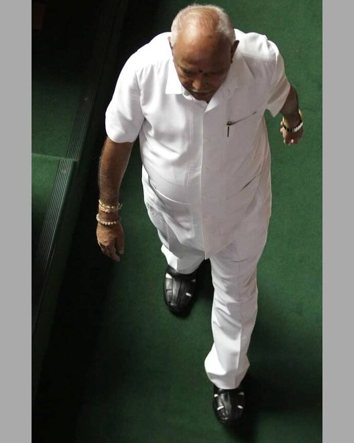 येदियुरप्पा का इस्तीफाः बीजेपी का मास्टर स्ट्रोक या कर्नाटक कांग्रेस को गोल्डन चांस