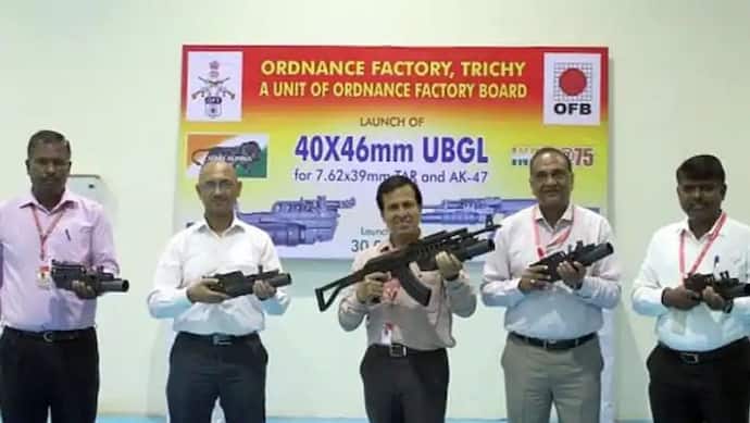 दुनिया की सबसे छोटी घातक त्रिची असॉल्ट राइफल AK 47 और Baby TAR से अब दुश्मनों पर ग्रेनेड भी फेंके जा सकेंगे