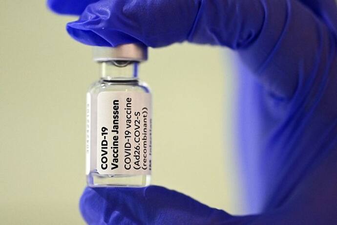 Covid Vaccine: করোনা ভ্যাকসিন না নিলে হতে পারে কী ক্ষতি? কী বলছেন চিকিৎসকরা?