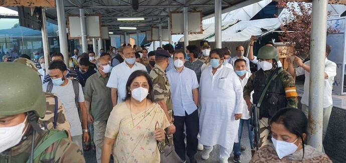 श्रीनगर पहुंचे राहुल गांधी, एयरपोर्ट पर हुआ स्वागत, आज करेंगे शादी के रिसेप्शन में शिरकत