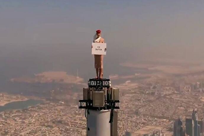 कौन है बुर्ज खलीफा की चोटी पर खड़ी होने वाली लड़की,  Emirates Airline ने बताया कैसे शूट हुआ है ये ऐड