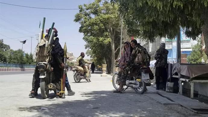 Taliban का दो तिहाई अफगानिस्तान पर कब्जा; मीडिया संस्थान बंद कराए; काबुल से अब सिर्फ 80 किमी दूर है