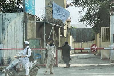 काबुल की सड़कों पर आधुनिक हथियार लिए घूम रहे हैं तालिबानी लड़ाके, खौफ पैदा कर रही हैं ये तस्वीरें