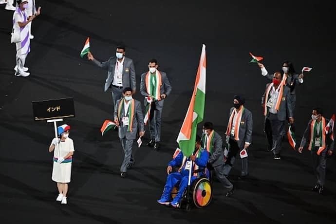 Tokyo Paralympics 2020  का आगाज: जेवलिन थ्रोअर टेक चंद ने थामा तिरंगा, PM मोदी ने कहा- टीम अपना बेस्ट देगी