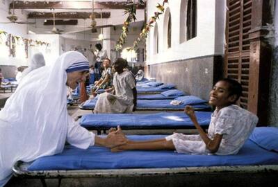 Mother Teresa birth anniversary: জন্মদিনে ফিরে দেখা মাদার টেরেসার কিছু অদেখা ছবি
