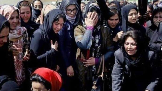 तालिबान ने अब लड़कियों की उच्च शिक्षा पर भी लगाया प्रतिबंध, सभी यूनिवर्सिटीज में महिलाओं की no entry 