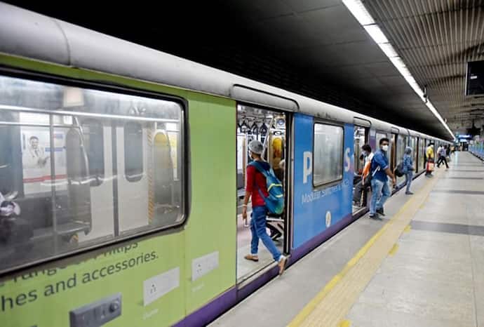 Metro Service: রাজ্যে খুলছে স্কুল-কলেজ, সোমবার থেকে সকাল সকাল চলবে মেট্রো
