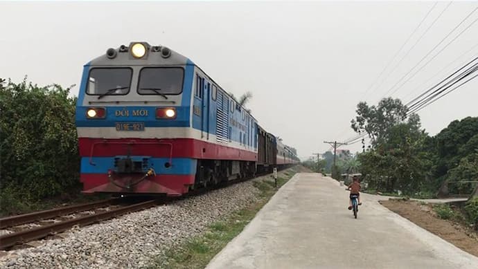 Train Cancel: কুয়াশার জন্য ৩ মাস বন্ধ থাকবে একাধিক দূরপাল্লার ট্রেন, জানাল রেল