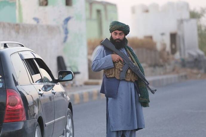 तालिबान नेता बरादर ने क्यों की है आईएसआई चीफ से मुलाकात, कहीं पाकिस्तान तो नहीं रच रहा कोई साजिश?