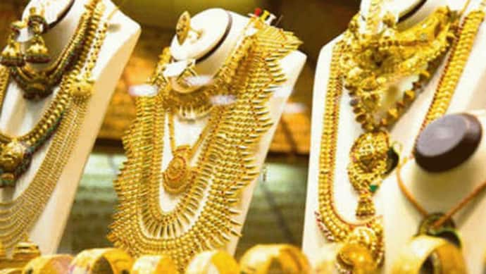 Gold Price Today - লক্ষ্মীবারে ফের দাম বাড়ল সোনার, বিয়ের মরশুমে দর হাঁকাচ্ছে রূপোও