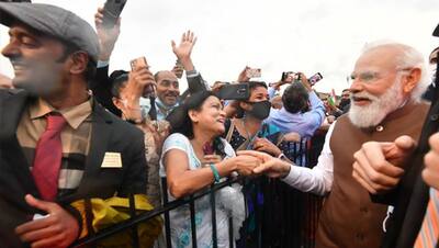 PHOTOS: वाशिंगटन में मोदी का जबर्दस्त Welcome, मोदी को मुस्कुराता देख खुशी से उछल पड़े भारतीय