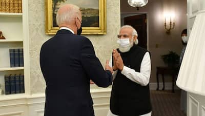 Body language: बाइडेन ने PM को देखते ही बढ़ा दिए दोनों हाथ, मोदी ने भी 2 बार बाइडेन के कंधे पर दी थपकी