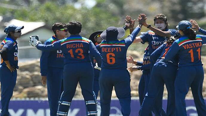 ऐसी धाकड़ हैं भारत की बेटियां : लगातार 26 वनडे जीतने वाली ऑस्ट्रेलिया को उनके घर में ही चटाई धूल