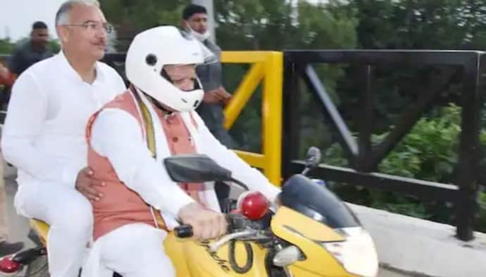 सीएम की शानदार सवारी: मुख्यमंत्री खट्टर बाइक दौड़ाते दिखे, पीछे बैठे थे सांसद..दिखा गजब नजारा